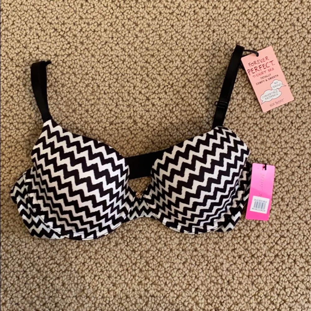 NEVER WORN Betsey Johnson chevron bra